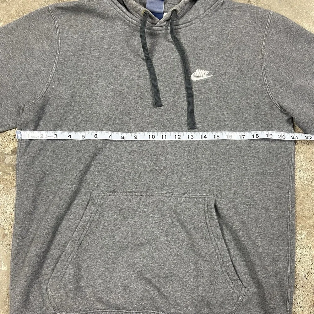 Nike Hoodie Size Medium‎ Gray Fleece Pullover Drawstring Swoosh Logo Sweatshirt